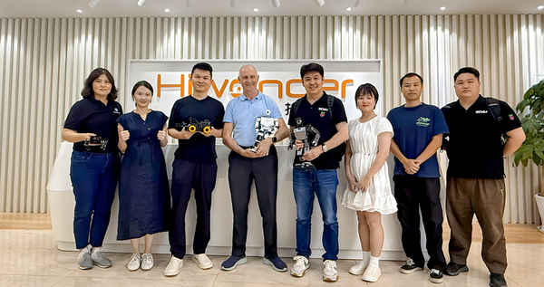 Raspberry Pi Chief Commercial Officer Mike Buffham Visits Hiwonder