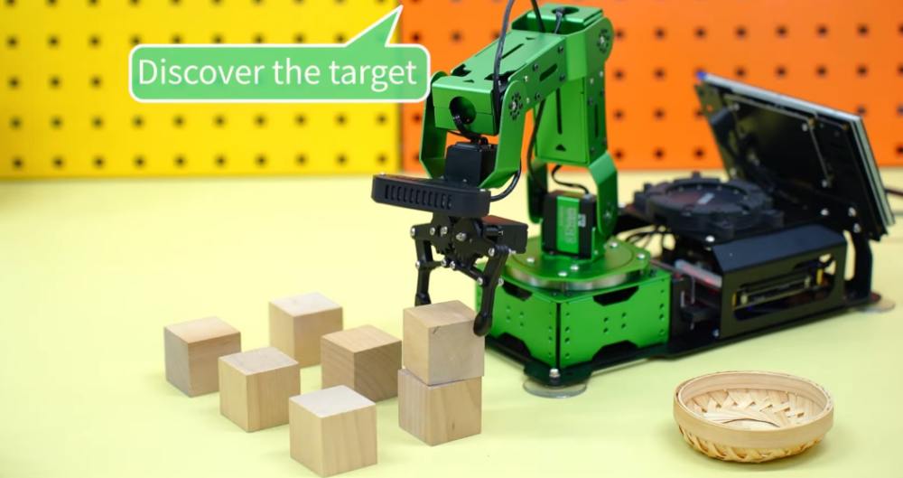 How Does JetArm Achieve Human-Robot Collaboration Through Voice Interaction?