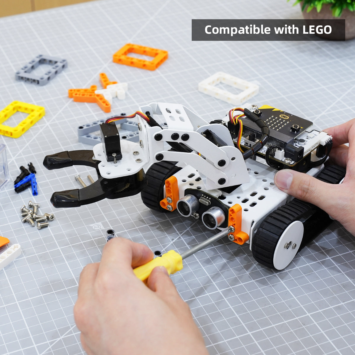 Qtruck Programmable Educational Robot: Hiwonder micro:bit Series Robot with Various Forms